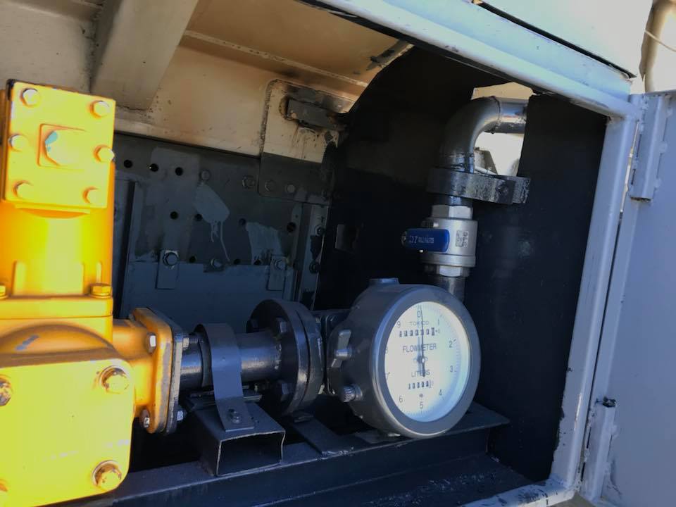 Project pengadaan dan juga instalasi flowmeter Tokico FRO0438-04X 1.5 Inch untuk aplikasi pengukuran bahan bakar minyak pada tangki truk. Dilengkapi dengan strainer.